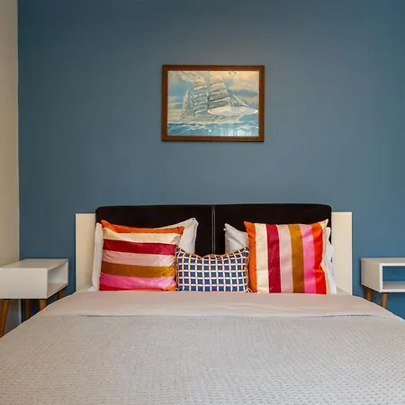 3-bedroom Apartment *